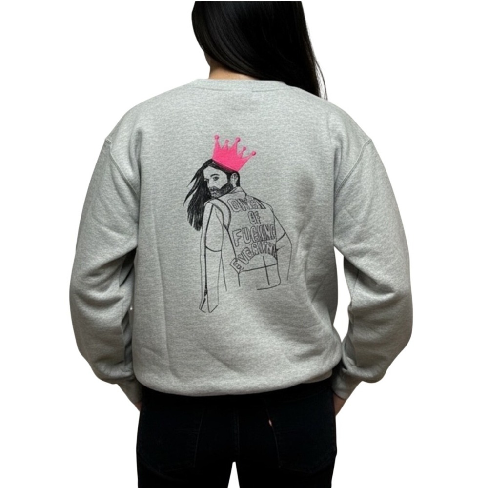 NEW‎ Queer Eye Fleece Lined Graphic Queen Crewneck Sweatshirt Gray XS